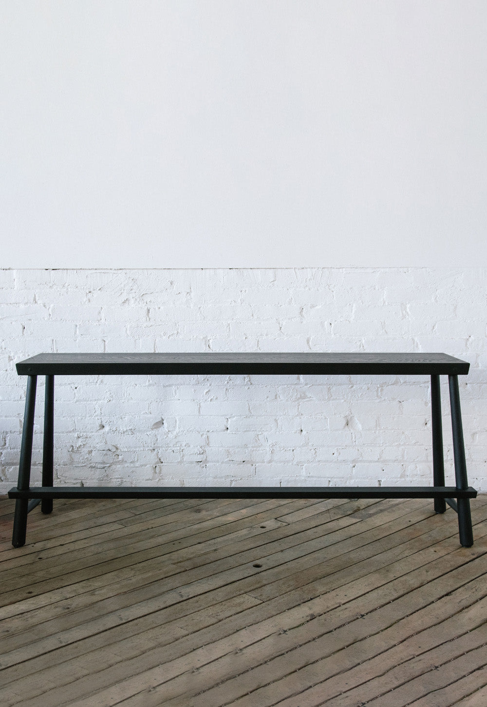 Raised Pinned Leg Bench