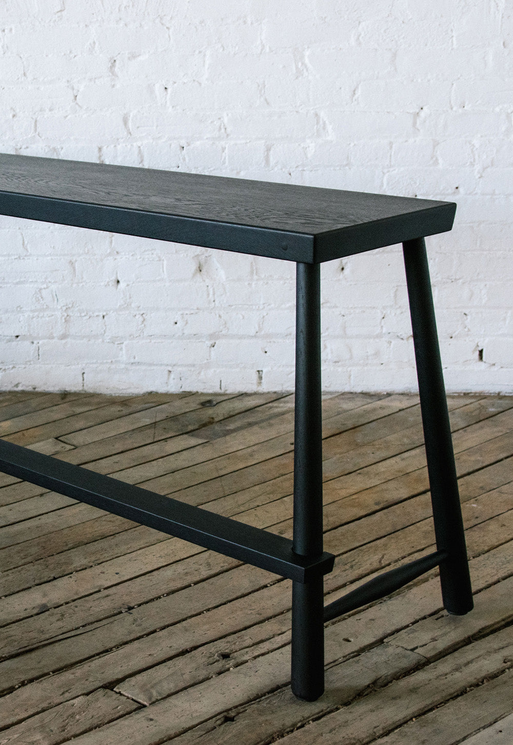 Raised Pinned Leg Bench