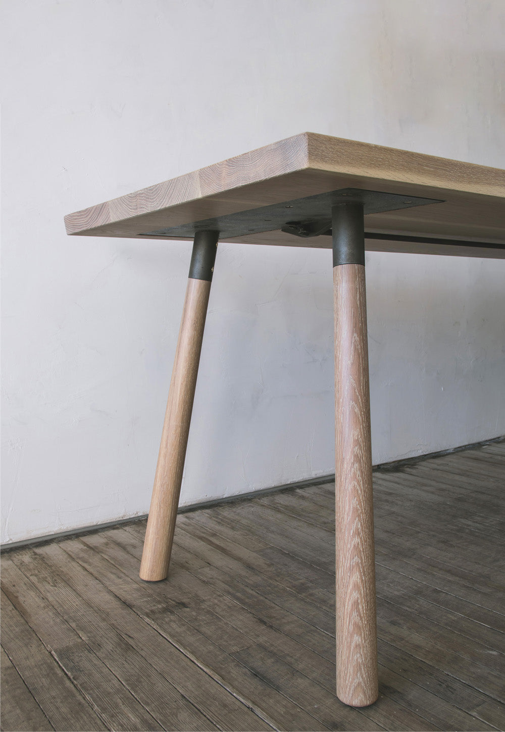 Splay Leg Table