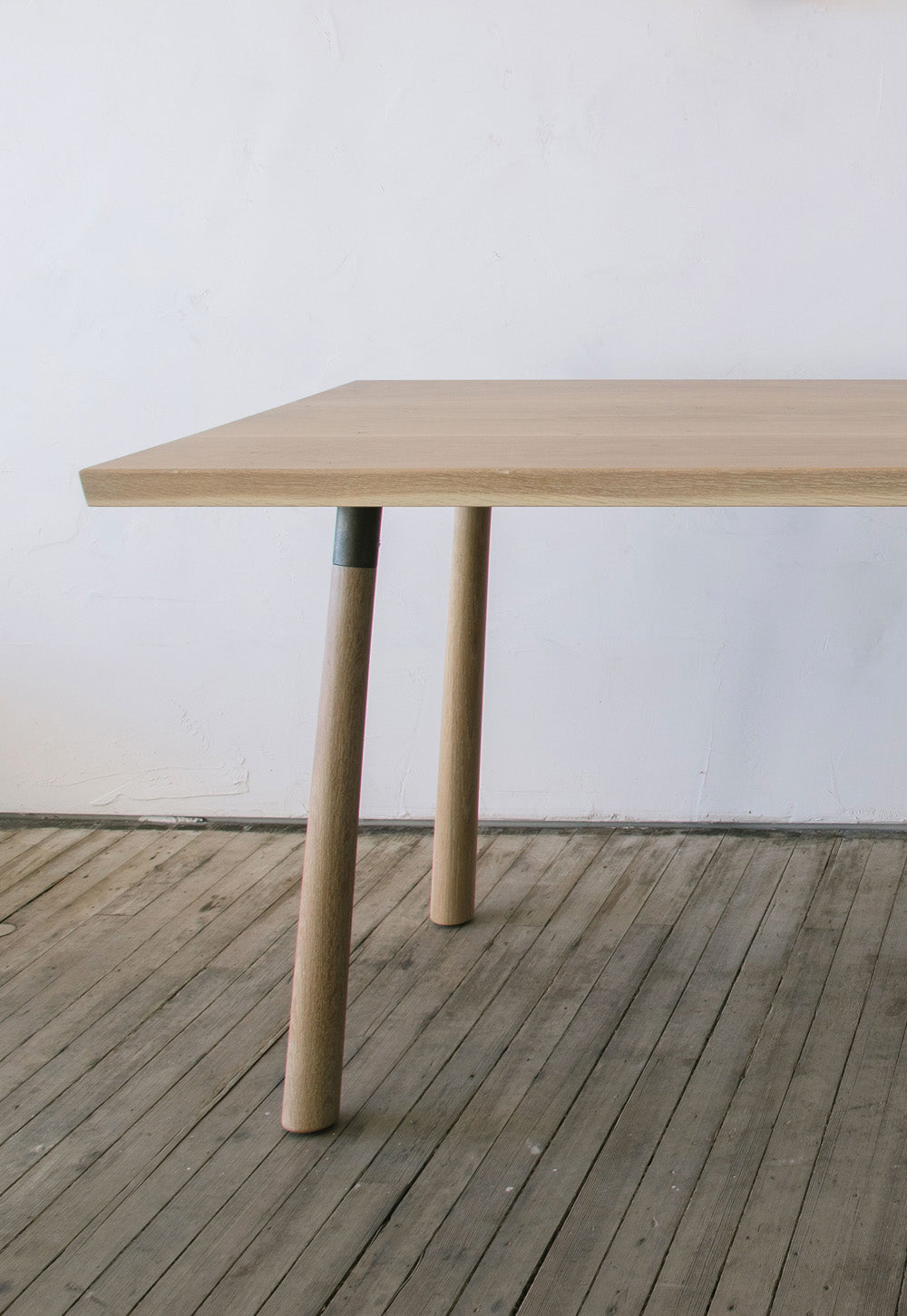 Splay Leg Table
